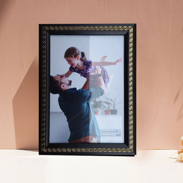 Kişiye Özel Fotoğraflı Siyah Desenli Çerçeve 15x21cm